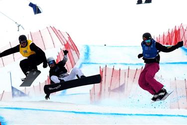 SNOWBOARD