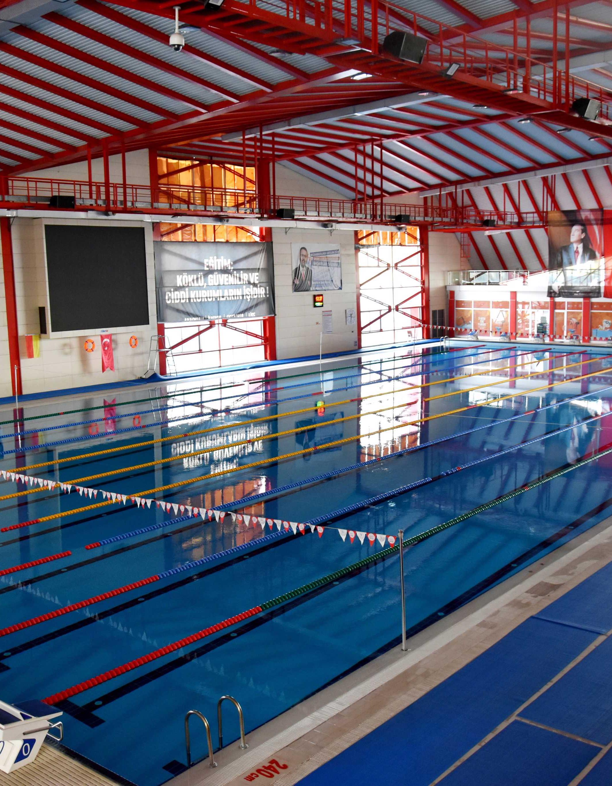 Mersin Olimpik Yüzme Havuzu