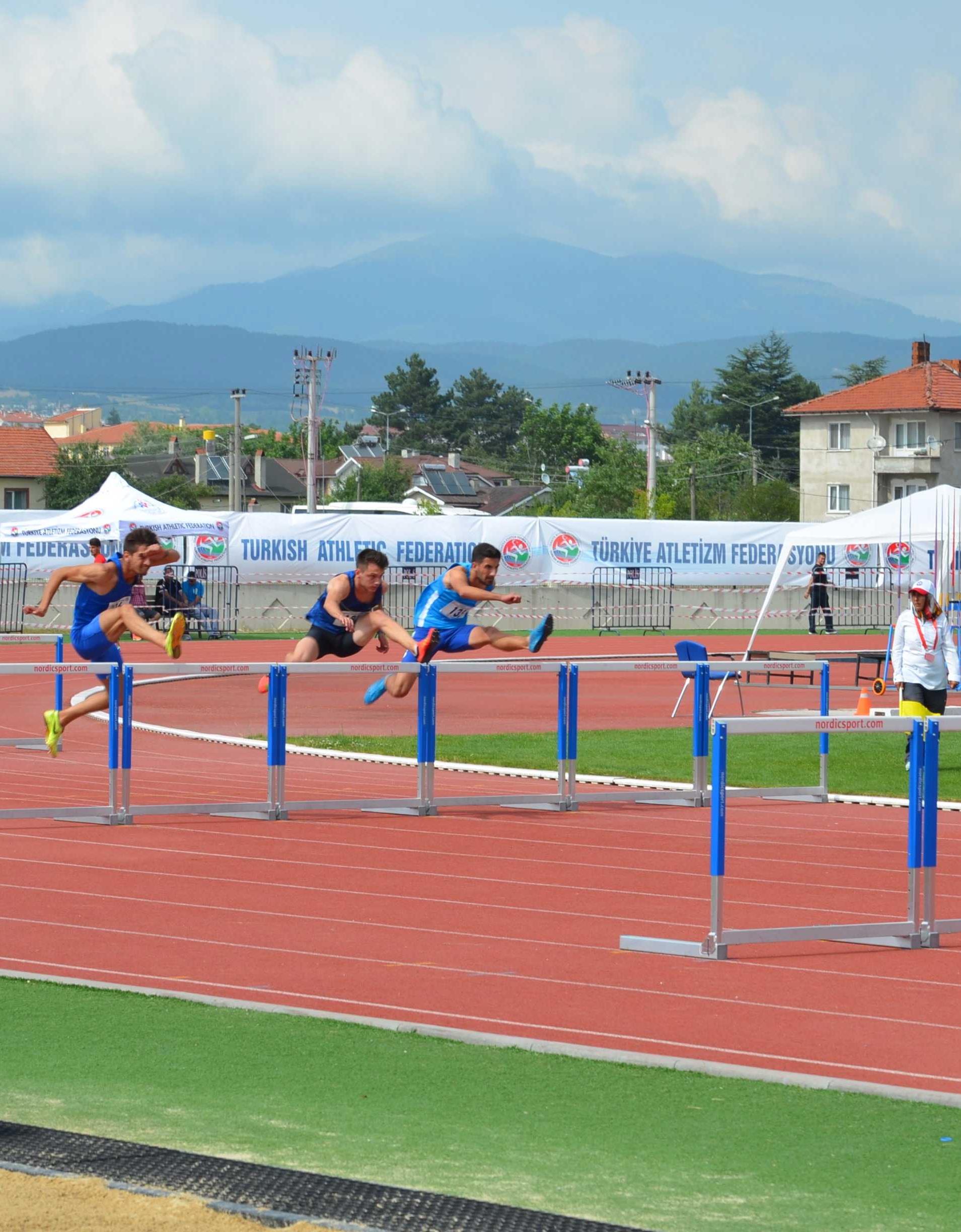 Karaçayır Atletizm Pisti
